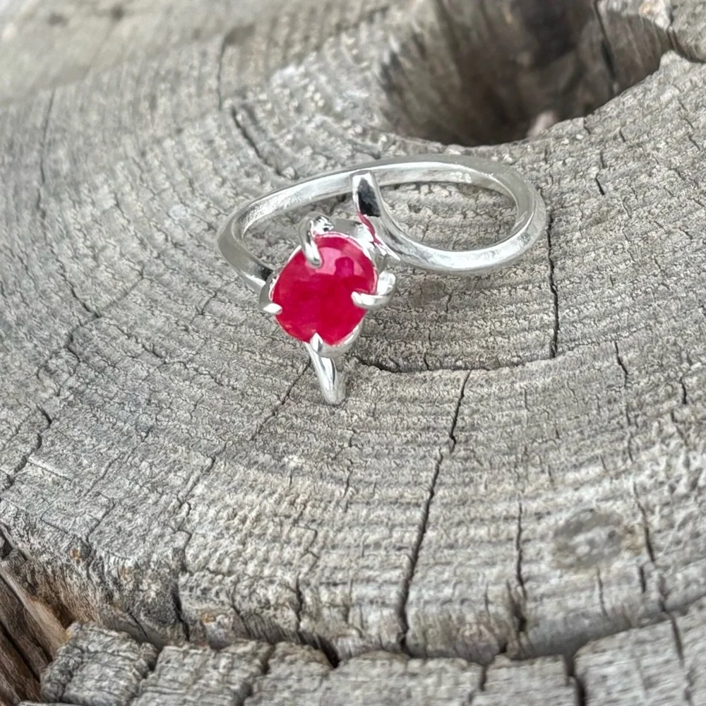 Ruby Ring - Picture 4 of 14